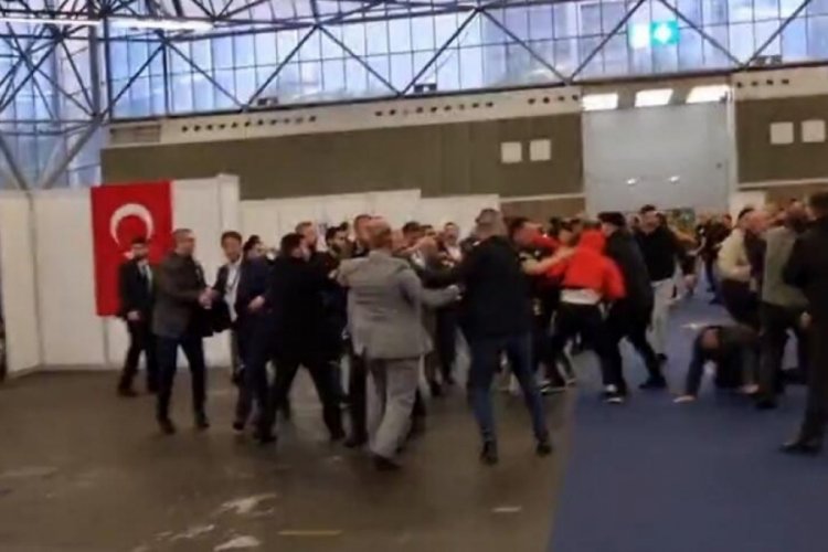 Amsterdam'da sandık g&ouml;revlerilerine saldırı!