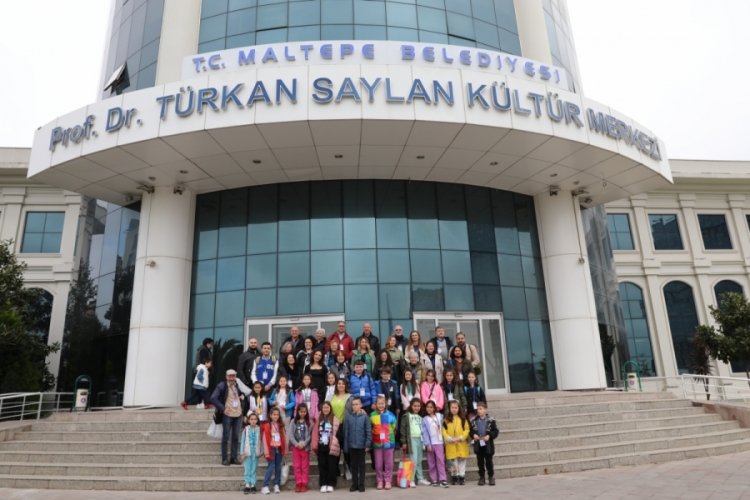 Bursa'da Mudanya Belediyesi &Ccedil;oksesli Korosu festivalden &ouml;d&uuml;lle d&ouml;nd&uuml;