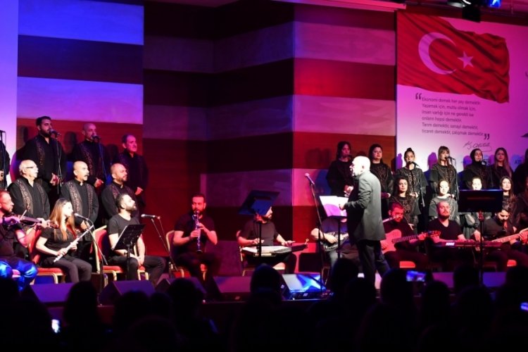 Antakya Medeniyetler Korosu Antalya'da konser verdi: Acılar m&uuml;zikle dile geldi