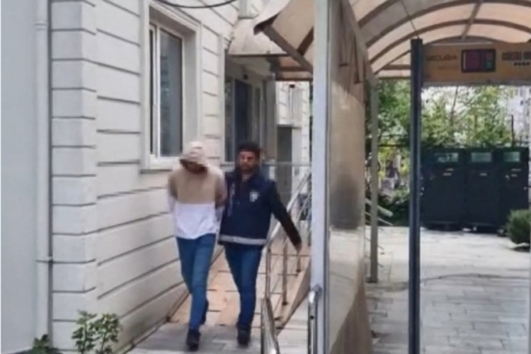 Boşanma aşamasındaki eşini zorla eve g&ouml;t&uuml;rmeye &ccedil;alıştı, serbest kaldı