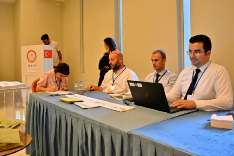 Yurt dışında oy kullanan se&ccedil;men sayısı a&ccedil;ıklandı
