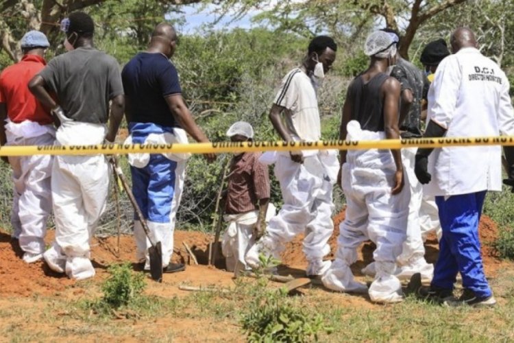 Kenya'da ormanlık alandaki tarikata baskın! Polis 200 kişiyi ormanlık alandan &ccedil;ıkardı