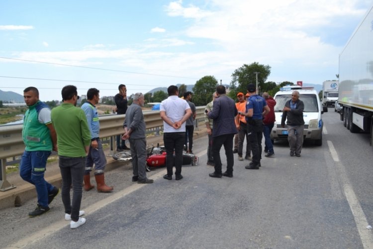 Antalya'da 10 dakika &ouml;nce konuştuğu akrabasının &ouml;ld&uuml;ğ&uuml;n&uuml; g&ouml;r&uuml;nce sinir krizi ge&ccedil;irdi!