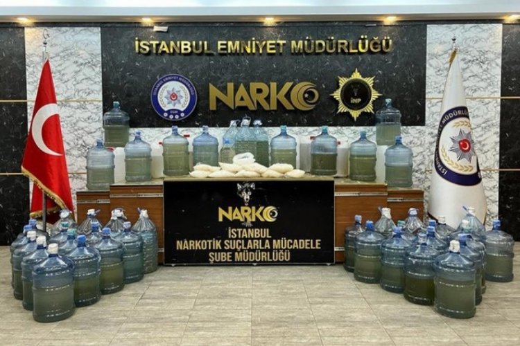 Bakan Soylu duyurdu: İstanbul B&uuml;y&uuml;k&ccedil;ekmece'de 780 kilo sıvı kristal metamfetamin ele ge&ccedil;irildi