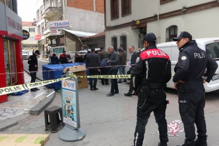 Uşak'ta cinnet getirerek 2 aylık bebeğini &ouml;ld&uuml;ren anne tutuklandı