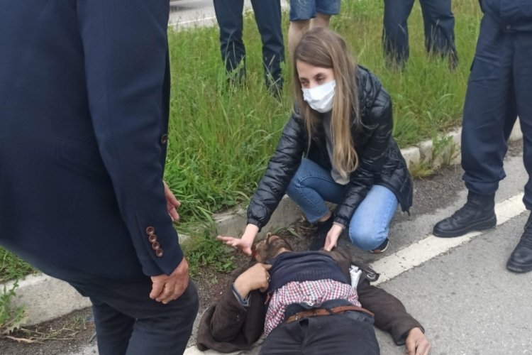 Samsun'da aracın &ccedil;arptığı yaya metrelerce havaya fırladı