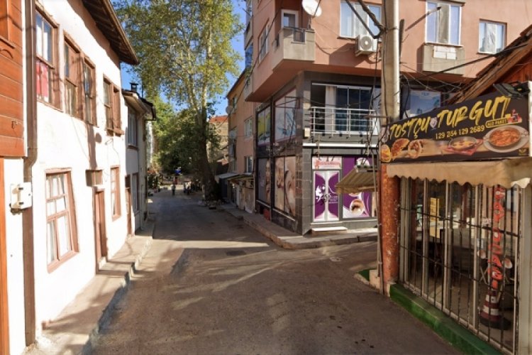 Bursa'da uyuşturucu satıcılarından şikayet&ccedil;i olan vatandaşın imdadına polis koştu