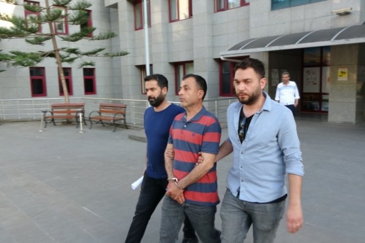 Antalya'da 1 kişiyi &ouml;ld&uuml;r&uuml;p, karısını silahla yaralayan katil zanlısı tutuklandı