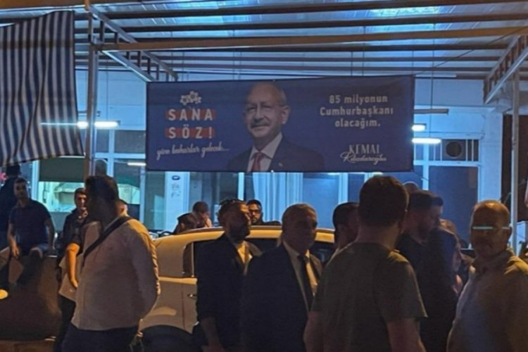 Bir provokasyon girişimi daha! İzmir Buca'daki CHP Se&ccedil;im B&uuml;rosuna saldırı