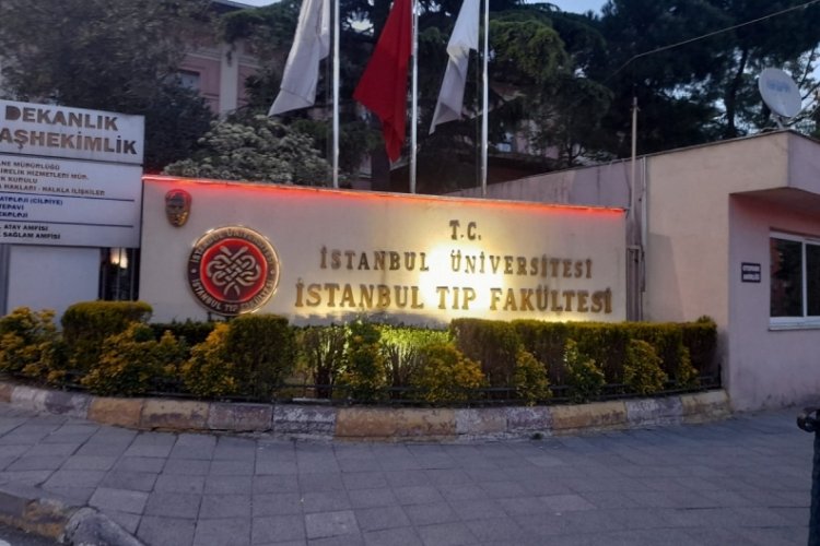 İstanbul &Uuml;niversitesi Tıp Fak&uuml;ltesinde silahlı saldırı!