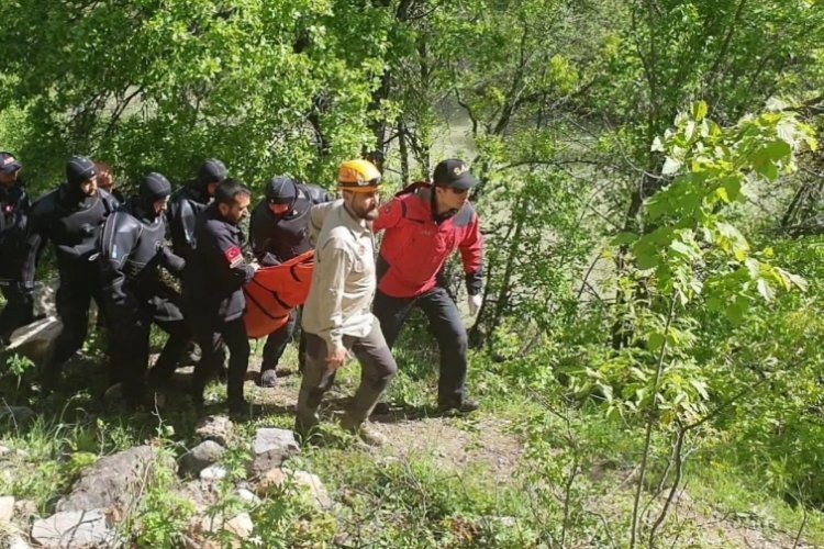 Tunceli'de otomobilin Munzur &Ccedil;ayı'na u&ccedil;tuğu kazada amcanın cesedine ulaşıldı