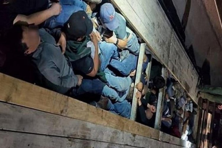 ABD-Meksika sınırında g&ouml;&ccedil;men operasyonu! 26 bin 382 şahıs yakalandı
