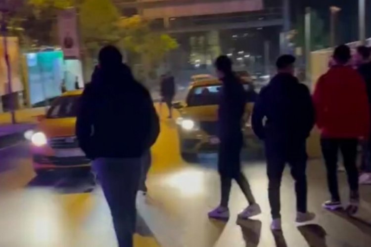 İstanbul'da derbi sonrası forma ve atkı kontrol&uuml; yapan 5 taraftar g&ouml;zaltında