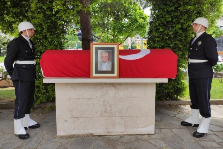 Bursa eski milletvekili Abdullah &Ouml;zer son yolculuğuna uğurlandı