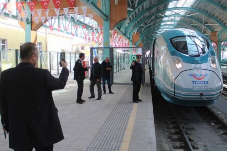 Ankara-Sivas YHT hattının a&ccedil;ıldığı g&uuml;nden bu yana taşınan yolcu sayısı a&ccedil;ıklandı