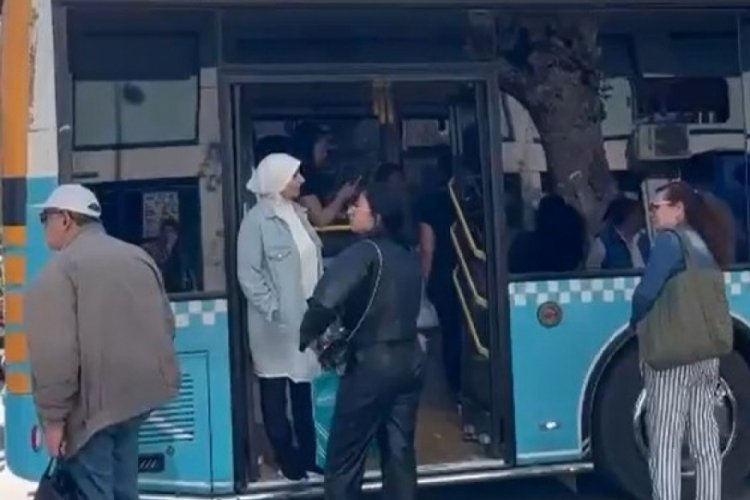 Antalya'da yolcu dolu otob&uuml;s&uuml; park edip işi bıraktı!