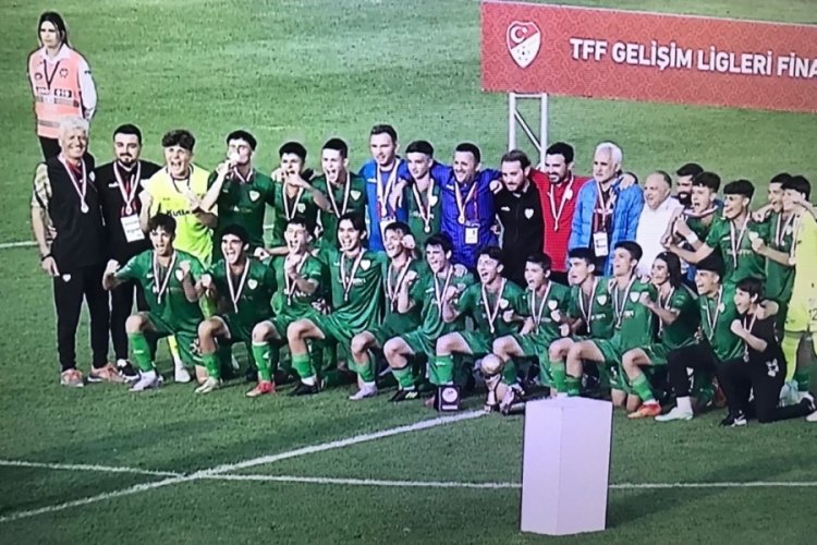 Gen&ccedil; Timsahlar T&uuml;rkiye Şampiyonu