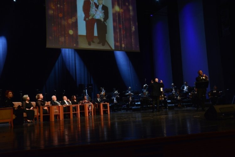 Bursa'da "Erdin&ccedil; &Ccedil;elikkol'a Vefa" konseri d&uuml;zenlendi