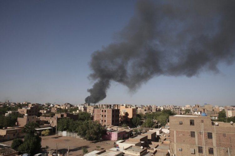Sudan'da 700 bini aşkın kişi evini terk etti