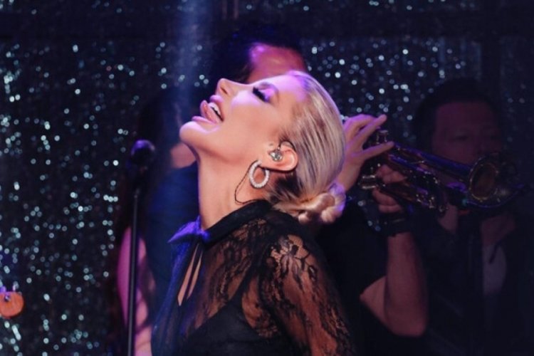 İrem Derici'nin transparan tarzı