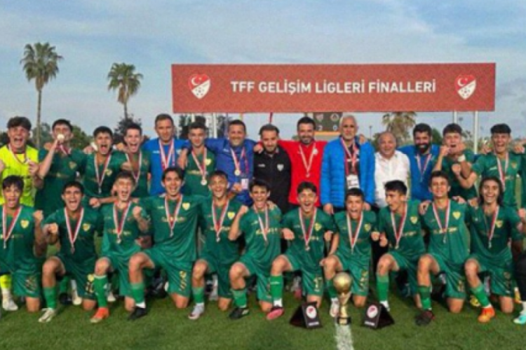 Divan Başkanı Sakder, şampiyon Bursaspor'u kutladı