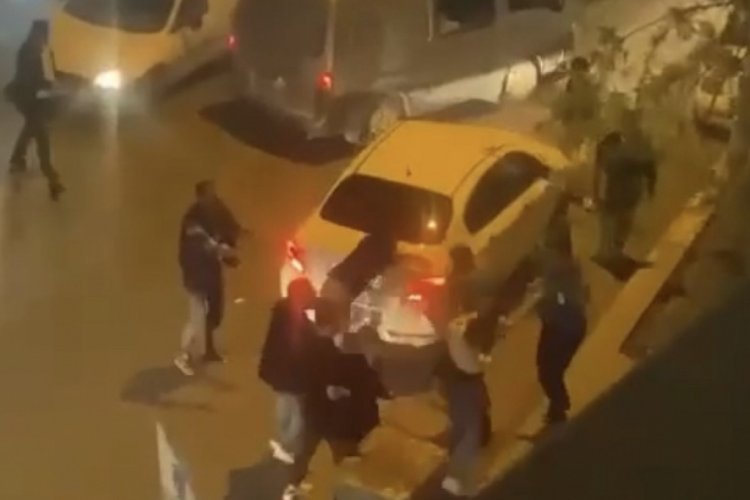 Bursa'da 'yol verme' kavgası telefon kamerasına yansıdı