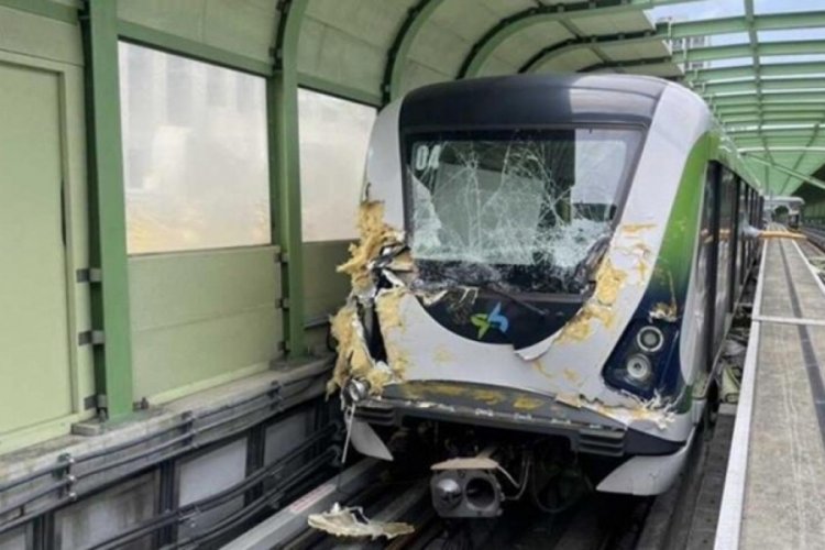 Tayvan'da inşaat vinci metronun &uuml;zerine d&uuml;şt&uuml;
