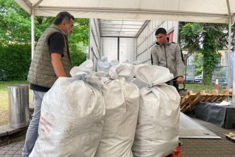 Almanya'da kullanılan oylar YSK'ya teslim edilmek &uuml;zere T&uuml;rkiye'ye g&ouml;nderildi