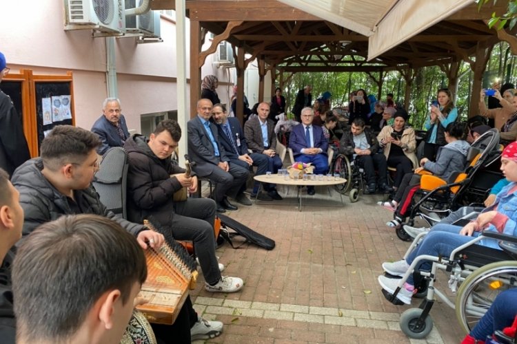 Bursa Osmangazi Halk Eğitim'den spastik engelli &ccedil;ocuklara destek
