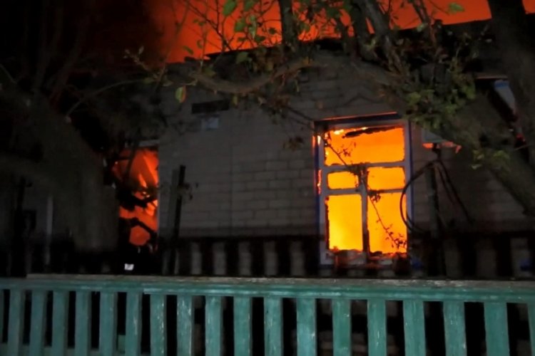 Rusya, Zaporijya b&ouml;lgesinde bir k&ouml;y&uuml; vurdu!