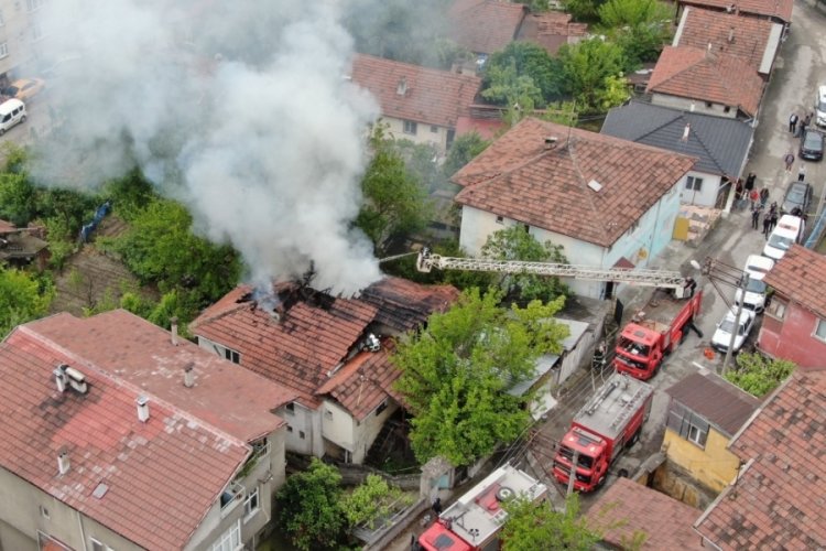 Karab&uuml;k'te mutfak t&uuml;p&uuml; patlaması sonucu yangın &ccedil;ıktı:1 ağır yaralı