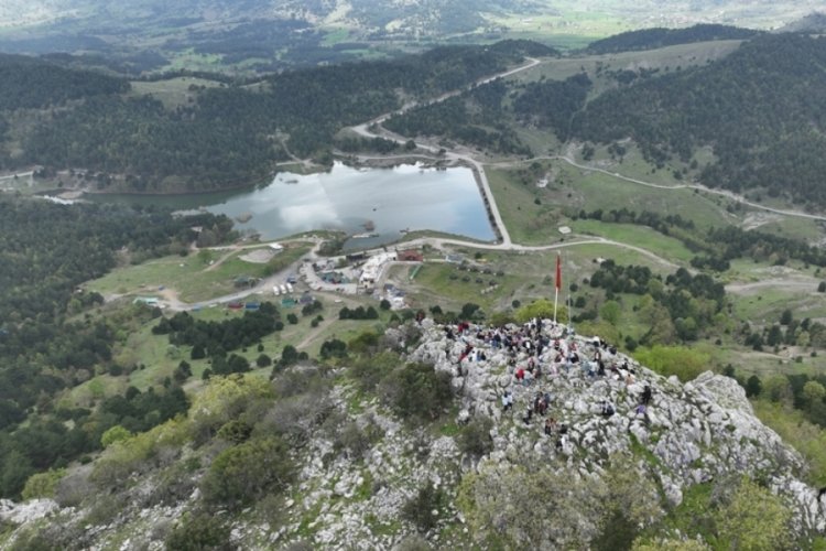 Bursalı gen&ccedil;ler doğanın tadını &ccedil;ıkardı