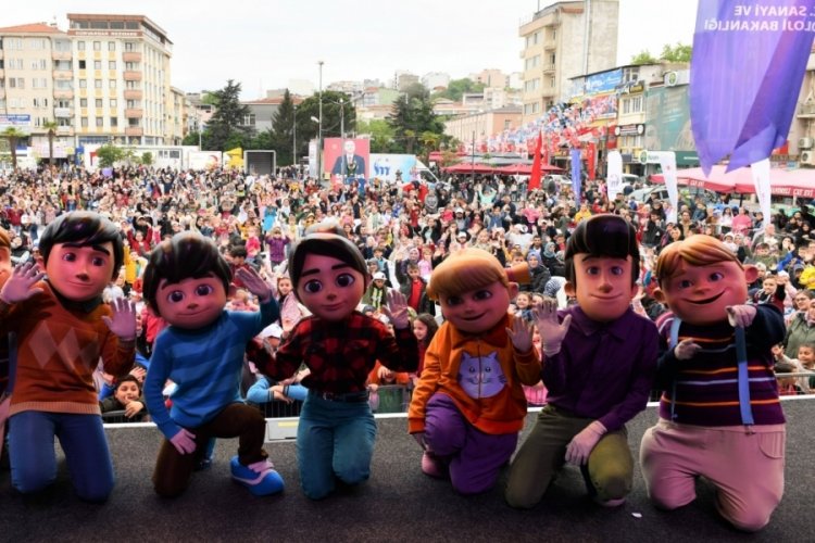 Bursa'da Mustafakemalpaşa'lı &ccedil;ocuklar ''teknolojik tayfa'' ile buluştu