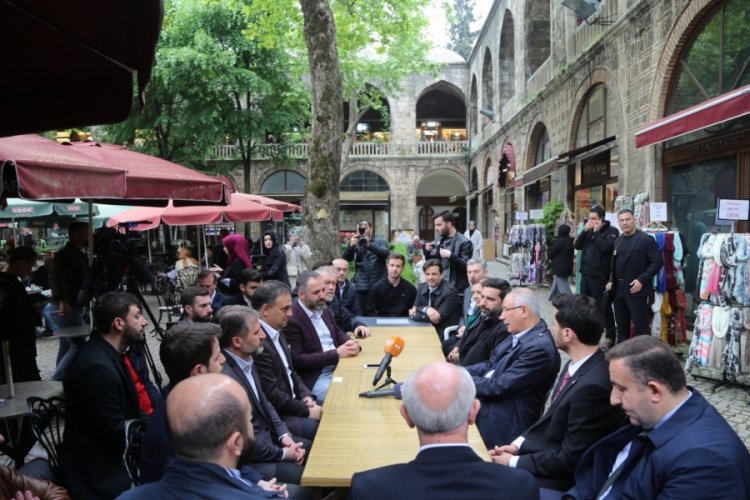 Efkan Ala, Kuzey Makedonya'dan gelen T&uuml;rk STK temsilcileriyle g&ouml;r&uuml;şt&uuml;