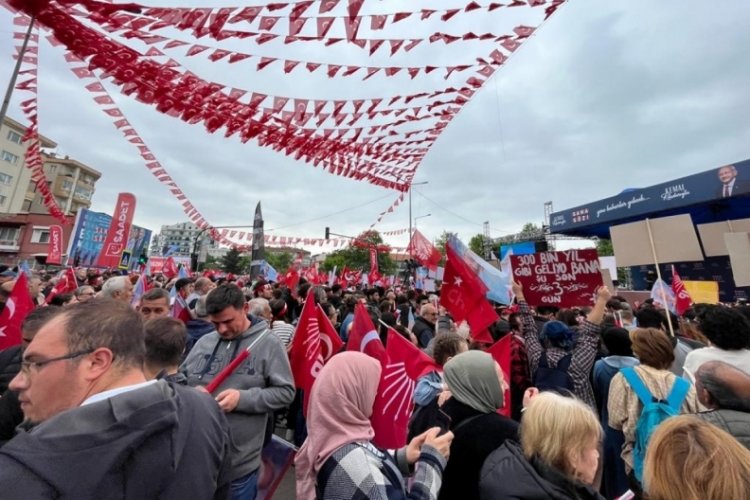 Bursalılar Millet İttifakı ile buluşmak i&ccedil;in miting alanını doldurdu