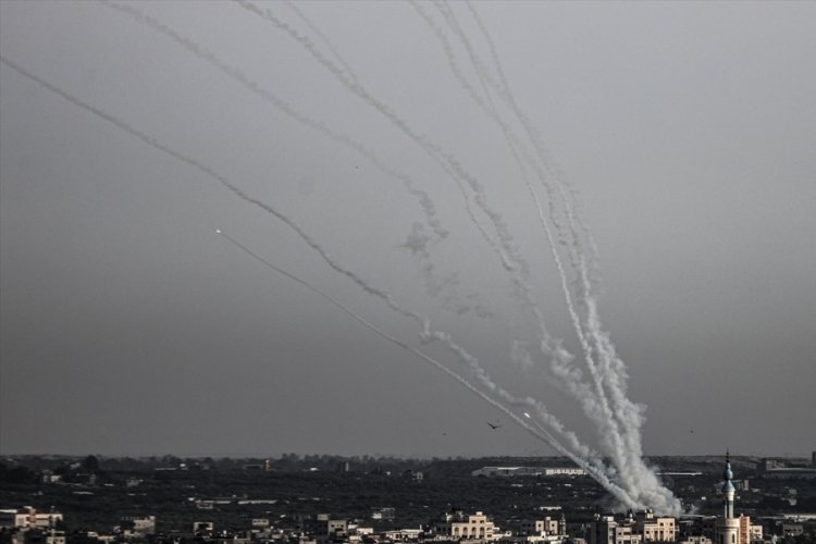 İsrail'in hava saldırısına Gazze'den cevap: 1 &ouml;l&uuml;, 5 yaralı