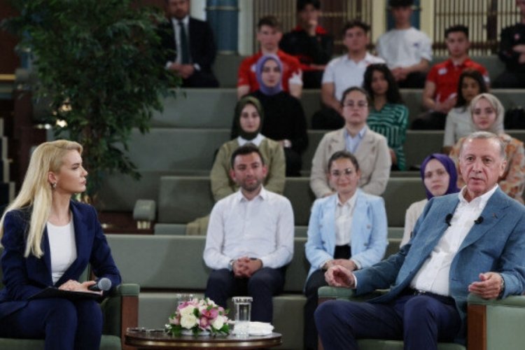 Cumhurbaşkanı Erdoğan'dan Kızılay a&ccedil;ıklaması: S&uuml;ratle bu yanlışı d&uuml;zeltmesi gerekir!