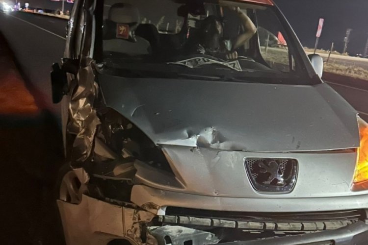Mardin'de otomobil ile motosikletin &ccedil;arpışma anı kameraya yansıdı: 1 &ouml;l&uuml;, 1 ağır yaralı