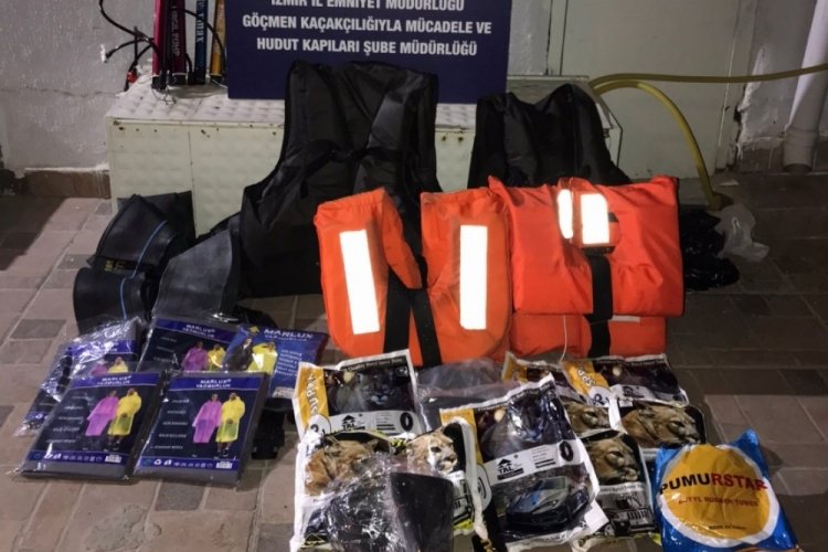 İzmir'de g&ouml;&ccedil;men ka&ccedil;ak&ccedil;ılığı operasyonu