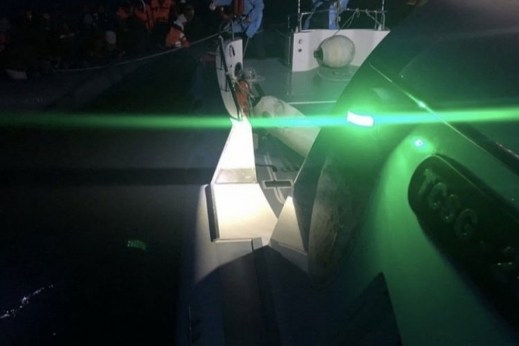 &Ccedil;anakkale a&ccedil;ıklarında 46 d&uuml;zensiz g&ouml;&ccedil;men kurtarıldı