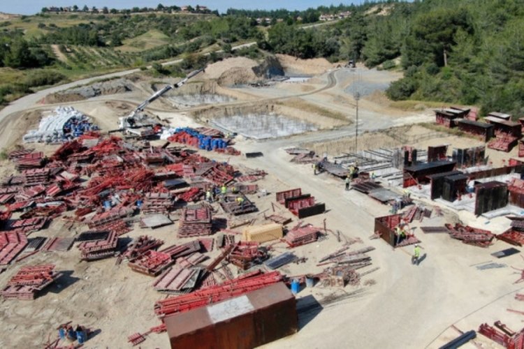 Adana'da Aralık ayında teslim edilecek afet konutlarının temeli atıldı