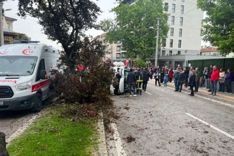 Bursa'da ara&ccedil; takla attı: 1 kişi ağır yaralı
