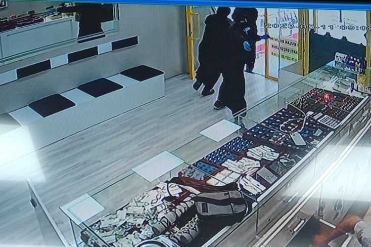 Adana'da film gibi soygun girişimi