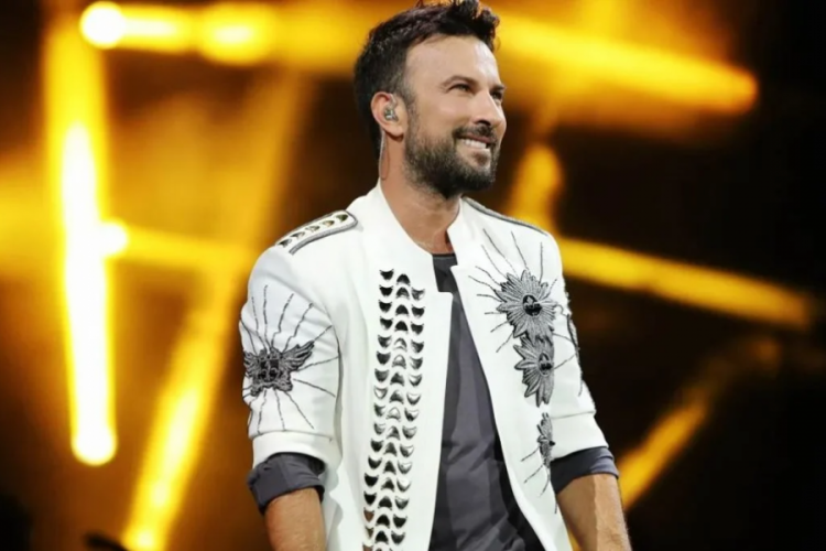 Tarkan'dan &ccedil;arpıcı 'demokrasi' mesajı