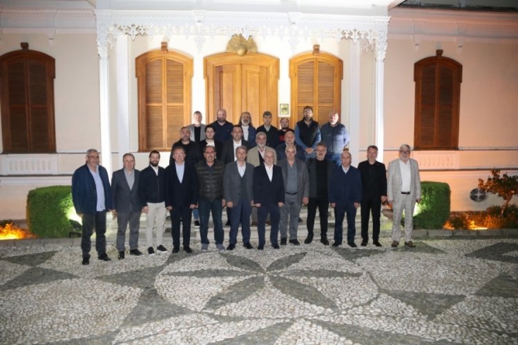 BEKSİAD y&ouml;netiminden emektarlara vefa yemeği