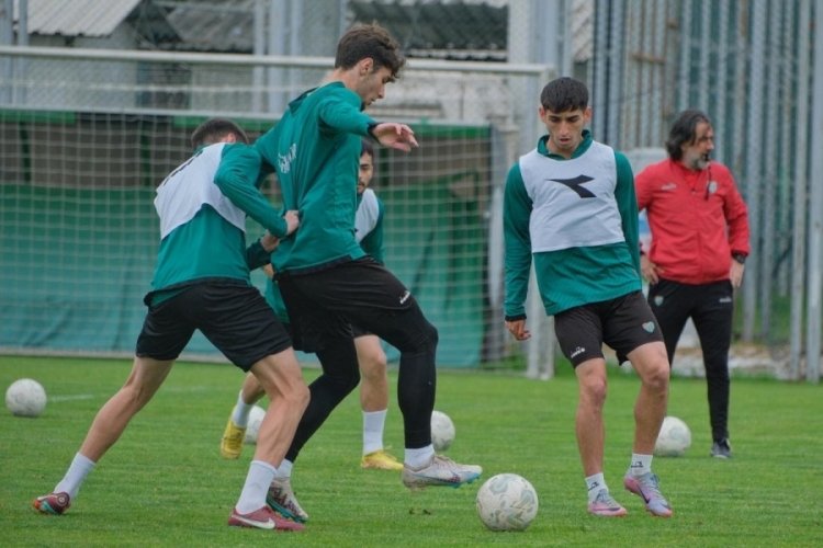 Bursaspor, Somaspor ma&ccedil;ı hazırlıklarını s&uuml;rd&uuml;rd&uuml;