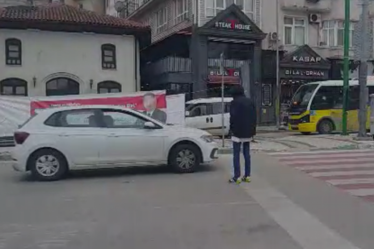 Bursa'da yol ortasında ilgin&ccedil; anlar!