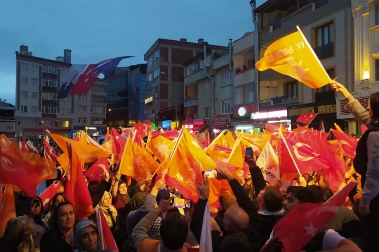 Bursa'da Ala Ve Varank'tan Emek Meydanı'nı Ziyaret - Bursa Haberleri ...