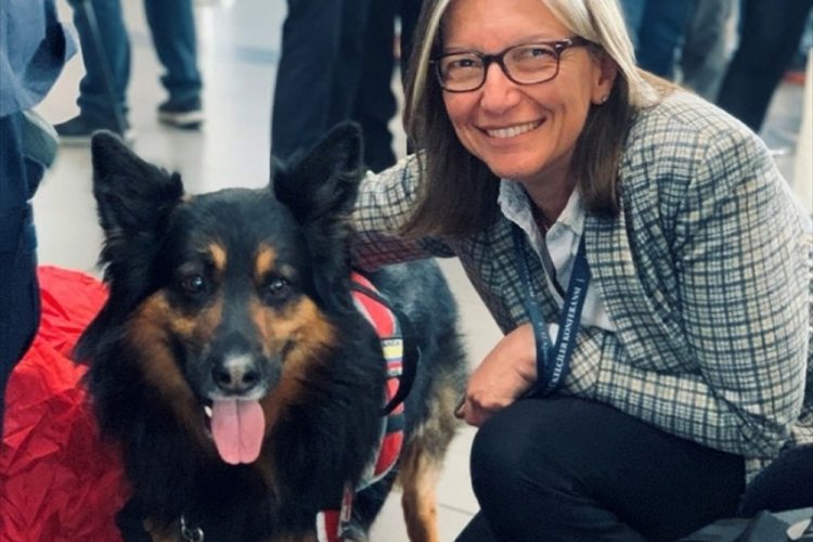 T&uuml;rkiye'ye Kolombiya'dan gelen arama kurtarma k&ouml;peği "Aaron" hayatını kaybetti