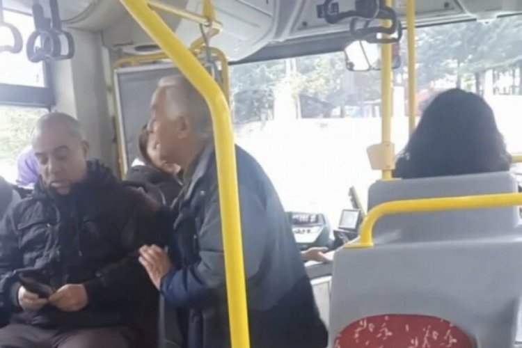 İstanbul'da yolcuya sinirlenen İETT şof&ouml;r&uuml; kontak kapattı